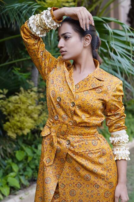 Buy Ekavira Yellow Maheshwari, Cotton, Silk Sunheri Hand Block Print Trench Coat And Pant Set Online at Aza Fashions Buy_Ekavira_Yellow Maheshwari, Cotton, Silk Sunheri Hand Block Print Trench Coat And Pant Set _Online_at_Aza_Fashions