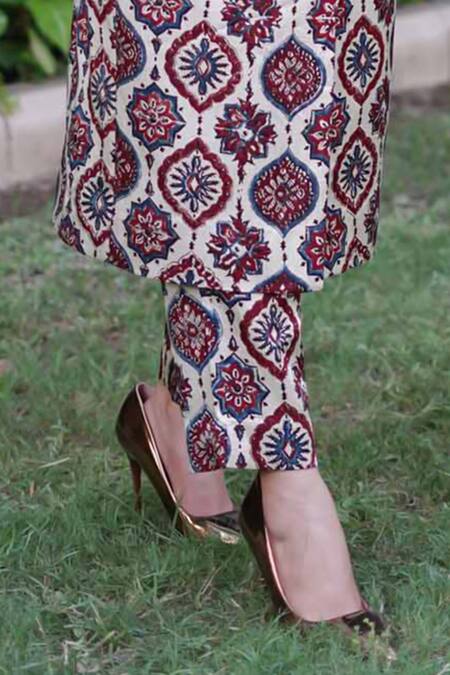 Buy_Ekavira_Off White Maheshwari, Cotton, Kafoori Hand Block Print Trench Coat And Pant Set _Online_at_Aza_Fashions
