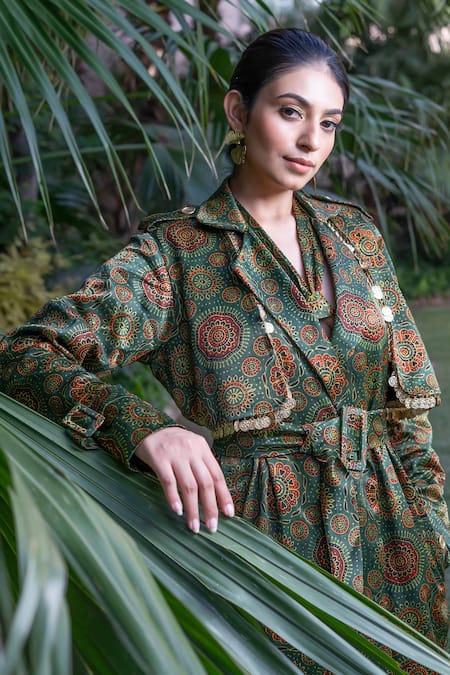 Ekavira Green Cotton, Silk Embroidery Panna Hand Block Print Trench Coat And Pant Set at Aza Fashions Ekavira_Green Cotton, Silk Embroidery Panna Hand Block Print Trench Coat And Pant Set _at_Aza_Fashions