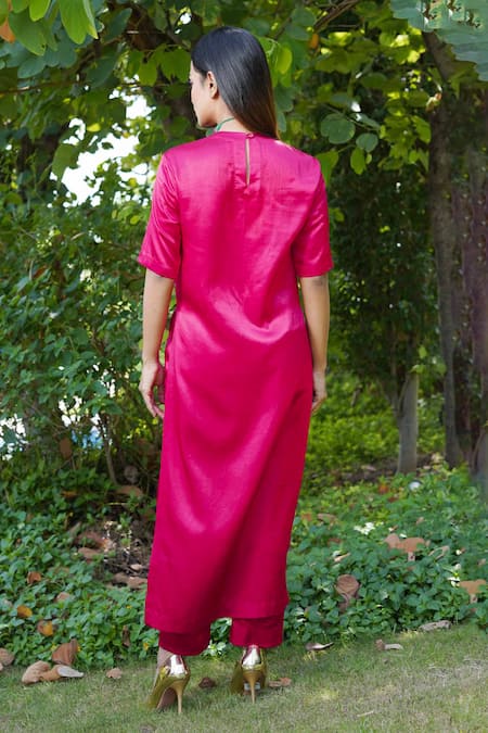 Shop_Ekavira_Pink Chanderi, Silk Embroidery Round Neck Gulab Patch Kurta Set _at_Aza_Fashions