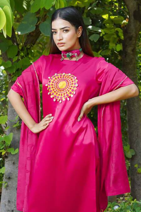 Shop_Ekavira_Pink Chanderi, Silk Embroidery Round Neck Gulab Patch Kurta Set _Online_at_Aza_Fashions
