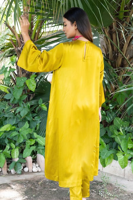 Shop Ekavira Yellow Maheshwari, Chanderi Embroidery Round Neck Sunheri Patch Choga Kurta Set at Aza Fashions Shop_Ekavira_Yellow Maheshwari, Chanderi Embroidery Round Neck Sunheri Patch Choga Kurta Set _at_Aza_Fashions