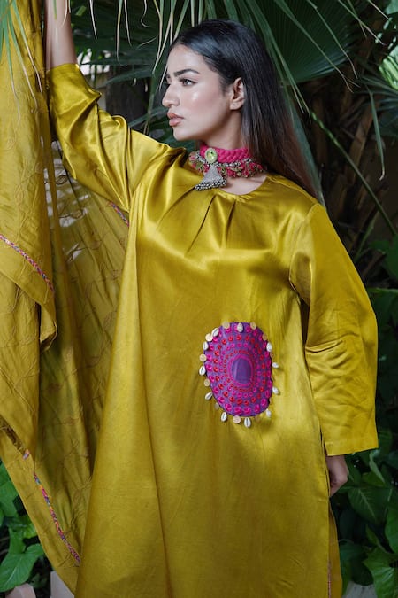 Shop Ekavira Yellow Maheshwari, Chanderi Embroidery Round Neck Sunheri Patch Choga Kurta Set Online at Aza Fashions Shop_Ekavira_Yellow Maheshwari, Chanderi Embroidery Round Neck Sunheri Patch Choga Kurta Set _Online_at_Aza_Fashions
