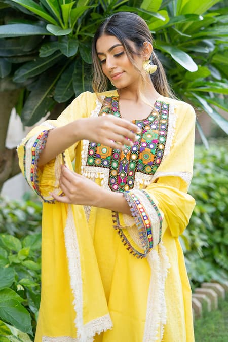 Buy_Ekavira_Yellow Cotton Mirrors, Lace, Embroidery Round Neck Jashna Kurta Pant Set _Online_at_Aza_Fashions