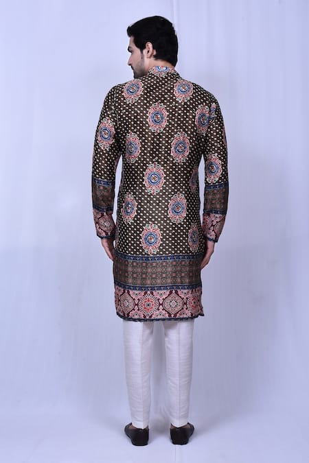 Arihant Rai Sinha Bandhani Print Cotton Silk Kurta Set 