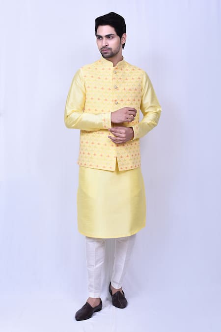 Arihant Rai Sinha Yellow Kurta Bangalori Silk Thread Work Bloom Floral Bundi Set 
