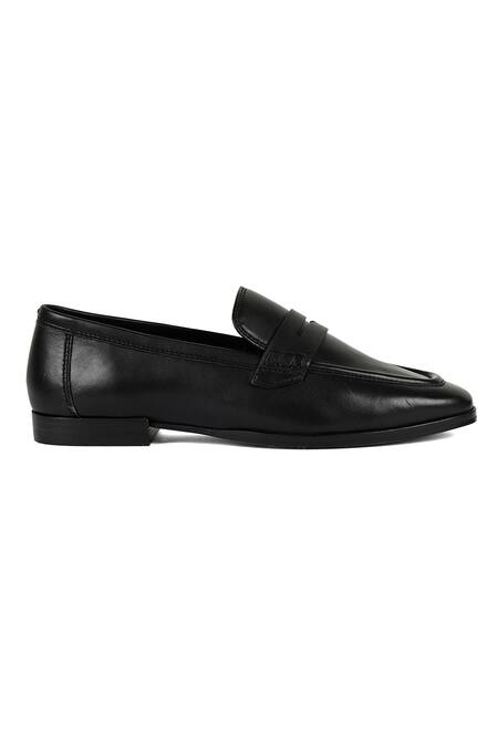 Buy_Vanilla Moon_Black Archer Solid Loafers_Online_at_Aza_Fashions