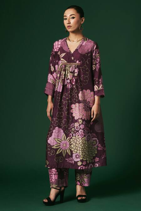 Arte-Alter Purple Silk Embroidery V-neck Dianthus Floral Hand Print Kurta And Pant Set Online at Aza Fashions Arte-Alter_Purple Silk Embroidery V-neck Dianthus Floral Hand Print Kurta And Pant Set _Online_at_Aza_Fashions