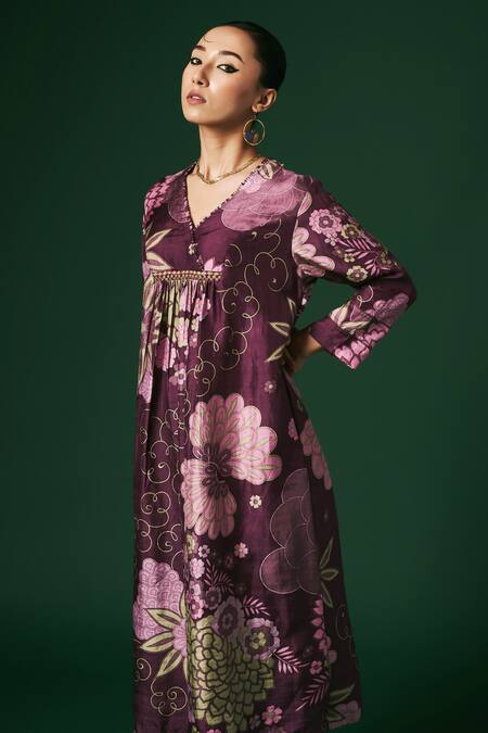 Buy Arte-Alter Purple Silk Embroidery V-neck Dianthus Floral Hand Print Kurta And Pant Set Buy_Arte-Alter_Purple Silk Embroidery V-neck Dianthus Floral Hand Print Kurta And Pant Set