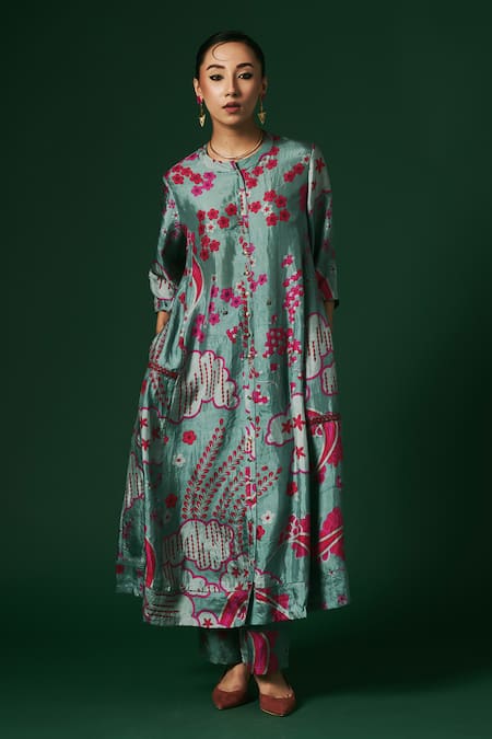 Arte-Alter_Blue Silk Embroidery Mandarin Angelonia Floral Hand Print Kurta And Pant Set _Online_at_Aza_Fashions