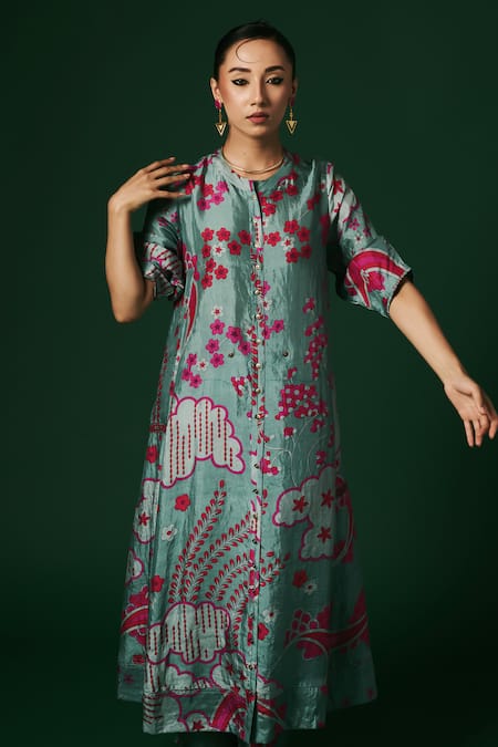 Buy_Arte-Alter_Blue Silk Embroidery Mandarin Angelonia Floral Hand Print Kurta And Pant Set 