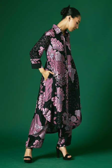 Arte-Alter_Black Handloom Cotton, Silk Embroidery Daylily Hand Print Kurta And Pant Set _at_Aza_Fashions