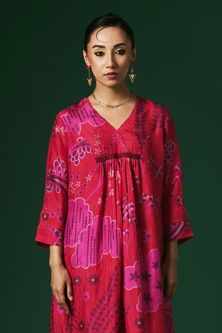 Arte-Alter Red Handloom Cotton, Silk Embroidery V-neck Rose Printed Kurta And Pant Set Online at Aza Fashions Arte-Alter_Red Handloom Cotton, Silk Embroidery V-neck Rose Printed Kurta And Pant Set _Online_at_Aza_Fashions