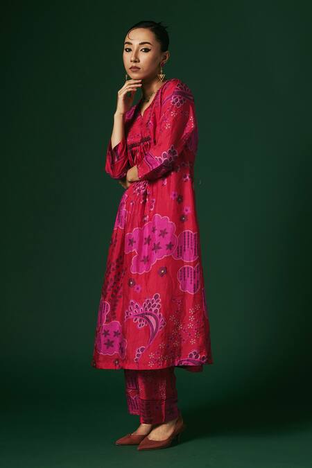 Shop Arte-Alter Red Handloom Cotton, Silk Embroidery V-neck Rose Printed Kurta And Pant Set Online at Aza Fashions Shop_Arte-Alter_Red Handloom Cotton, Silk Embroidery V-neck Rose Printed Kurta And Pant Set _Online_at_Aza_Fashions