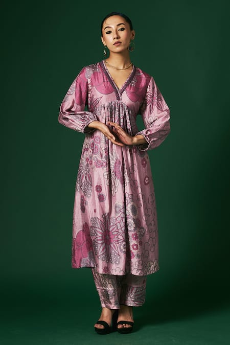 Arte-Alter_Purple Silk Embroidery V-neck Crocus Printed Kurta And Pant Set _Online_at_Aza_Fashions