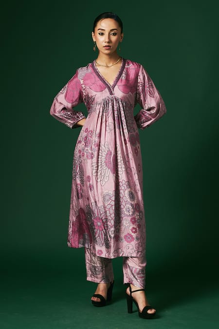 Buy_Arte-Alter_Purple Silk Embroidery V-neck Crocus Printed Kurta And Pant Set _Online_at_Aza_Fashions