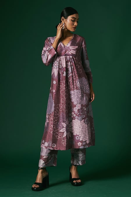 Shop_Arte-Alter_Purple Silk Embroidery V-neck Mahonia Printed Kurta And Pant Set _Online_at_Aza_Fashions