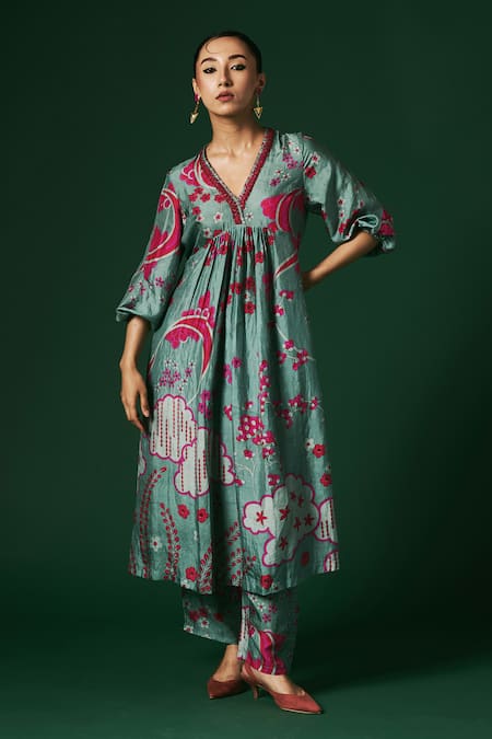 Shop_Arte-Alter_Green Silk Embroidery V-neck Primrose Printed Kurta And Pant Set _Online_at_Aza_Fashions