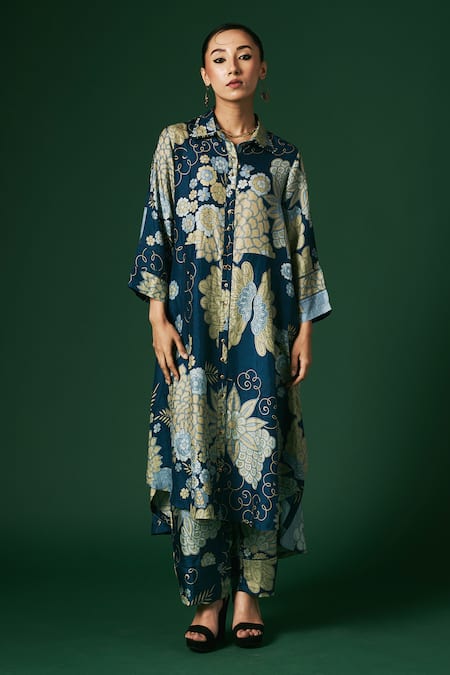 Buy_Arte-Alter_Blue Silk Embroidery Collared Iris Printed Kurta And Pant Set _Online_at_Aza_Fashions