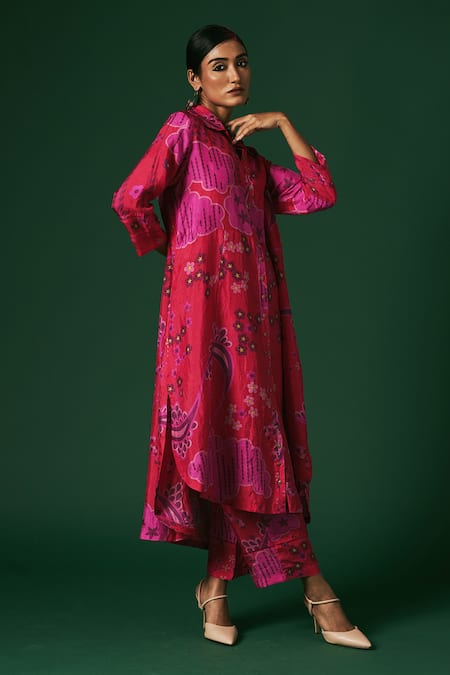 Arte-Alter_Pink Handloom Cotton, Silk Embroidery Collared Dahlia Printed Kurta And Pant Set _at_Aza_Fashions