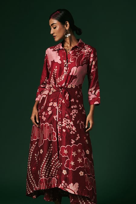 Arte-Alter_Maroon Silk Embroidery Collared Hazel Printed Panelled Kurta And Pant Set _Online_at_Aza_Fashions