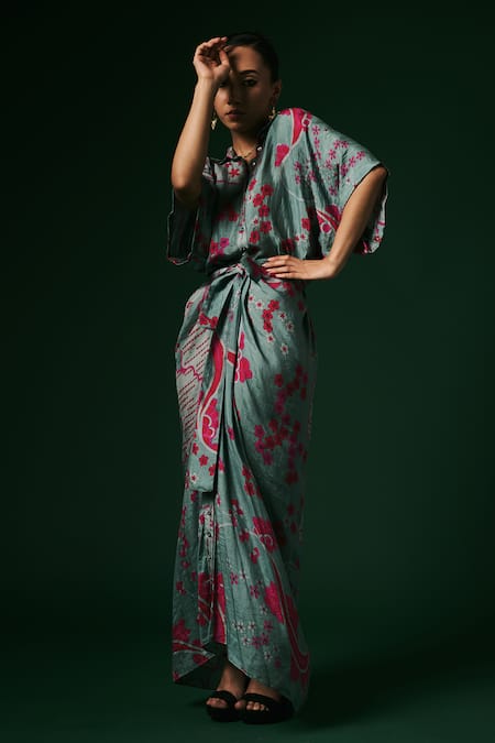 Buy_Arte-Alter_Green Silk Embroidery Collared Daphne Printed Draped Dress 