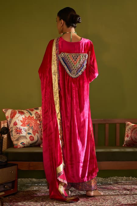Shop Sage Saga Pink Velvet, Silk, Satin, Ruhani Gulab Floral Print Kurta Set With Dupatta at Aza Fashions Shop_Sage Saga_Pink Velvet, Silk, Satin, Ruhani Gulab Floral Print Kurta Set With Dupatta _at_Aza_Fashions