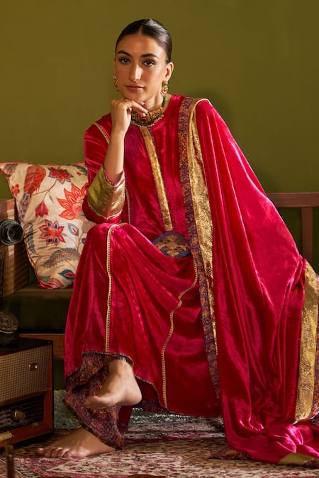 Sage Saga Pink Velvet, Silk, Satin Gota Ruhani Gulab Floral Print Kurta Set With Shawl Online at Aza Fashions Sage Saga_Pink Velvet, Silk, Satin Gota Ruhani Gulab Floral Print Kurta Set With Shawl _Online_at_Aza_Fashions