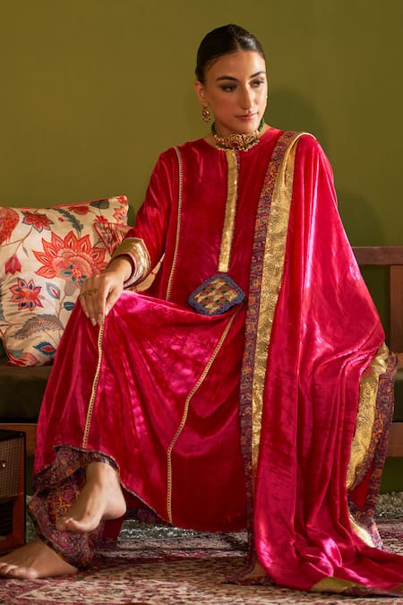 Buy Sage Saga Pink Velvet, Silk, Satin Gota Ruhani Gulab Floral Print Kurta Set With Shawl Online at Aza Fashions Buy_Sage Saga_Pink Velvet, Silk, Satin Gota Ruhani Gulab Floral Print Kurta Set With Shawl _Online_at_Aza_Fashions