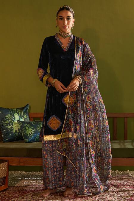 Sage Saga Blue Velvet, Silk, Satin, Organza Saru Neel Floral Print Kurta Set With Dupatta Online at Aza Fashions Sage Saga_Blue Velvet, Silk, Satin, Organza Saru Neel Floral Print Kurta Set With Dupatta _Online_at_Aza_Fashions