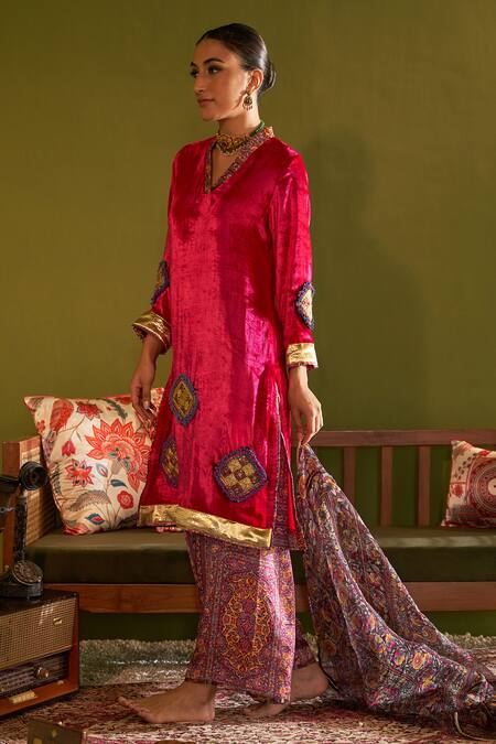 Shop Sage Saga Pink Velvet, Satin, Organza, Silk Saru Gulab Floral Print Kurta Set With Dupatta Online at Aza Fashions Shop_Sage Saga_Pink Velvet, Satin, Organza, Silk Saru Gulab Floral Print Kurta Set With Dupatta _Online_at_Aza_Fashions