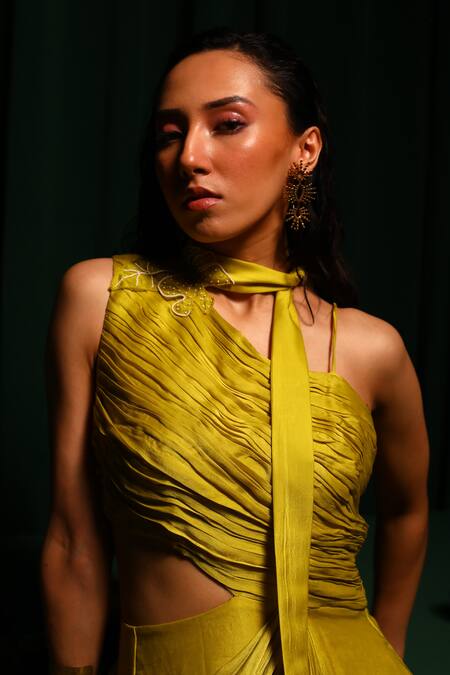 Vanshika Agarwal Label_Yellow Lining Taffeta, Satin Georgette Daphne Pleated Bodice Draped Dress _at_Aza_Fashions