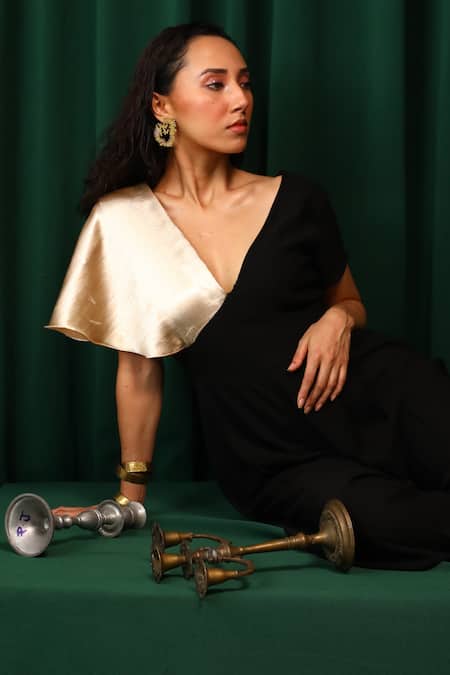Vanshika Agarwal Label_Gold Lining Taffeta, Double Georgette And Lido Satin V Koa Color Block Jumpsuit _Online_at_Aza_Fashions