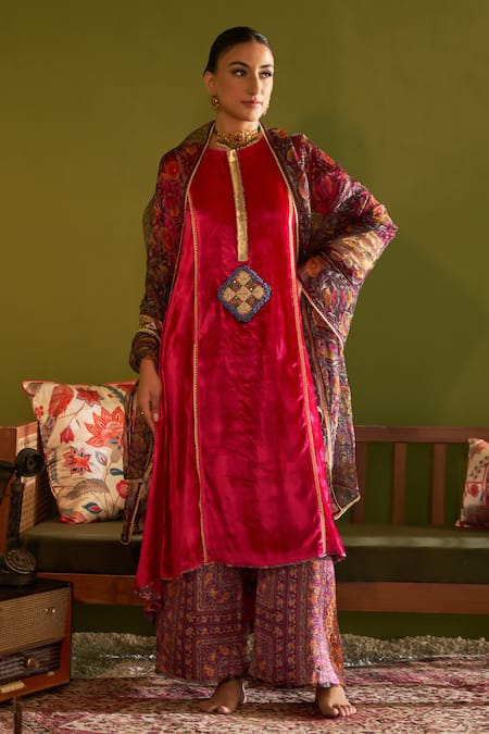 Sage Saga Pink Velvet, Silk, Satin, Ruhani Gulab Floral Print Kurta Set With Dupatta 