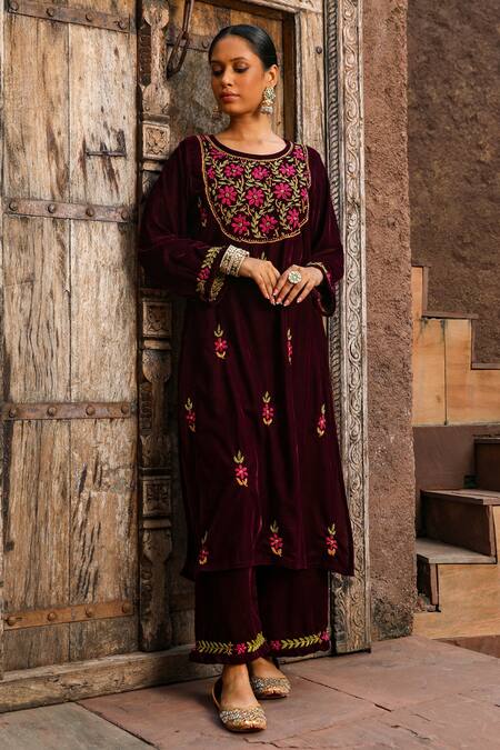 House Of Chikankari Purple Velvet Hand Embroidery Chikankari Floral Kurta And Pant Set Online at Aza Fashions House Of Chikankari_Purple Velvet Hand Embroidery Chikankari Floral Kurta And Pant Set _Online_at_Aza_Fashions