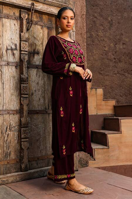 House Of Chikankari Purple Velvet Hand Embroidery Chikankari Floral Kurta And Pant Set at Aza Fashions House Of Chikankari_Purple Velvet Hand Embroidery Chikankari Floral Kurta And Pant Set _at_Aza_Fashions