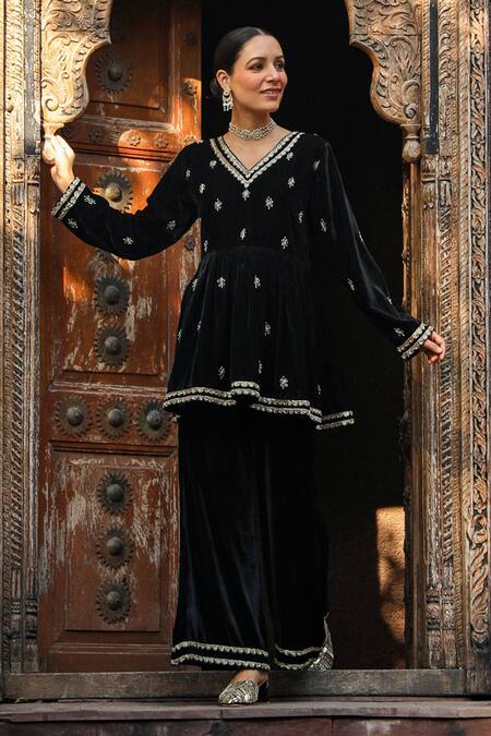 Buy_House Of Chikankari_Black Velvet Hand Embroidery Floral Work A-line Kurta And Pant Set _Online_at_Aza_Fashions