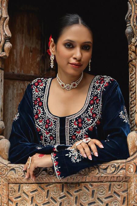 Shop_House Of Chikankari_Blue Velvet Hand Embroidery Chikankari Round Work Kurta And Pant Set _Online_at_Aza_Fashions