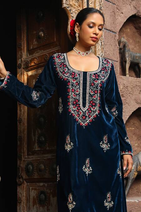 House Of Chikankari_Blue Velvet Hand Embroidery Chikankari Round Work Kurta And Pant Set _at_Aza_Fashions