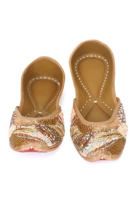 NR By Nidhi Rathi_Gold Sequin And Bead Embellished & Cutdana Juttis _Online_at_Aza_Fashions