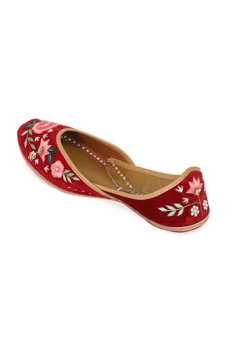 NR By Nidhi Rathi Maroon Floral Embroidered Juttis at Aza Fashions NR By Nidhi Rathi_Maroon Floral Embroidered Juttis_at_Aza_Fashions