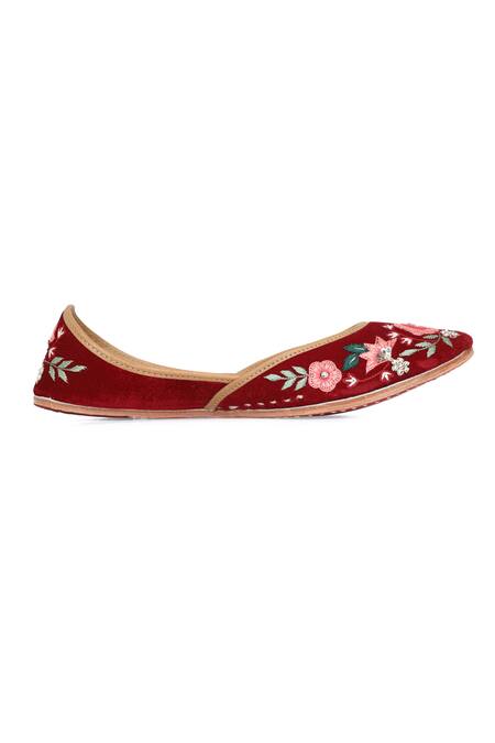 Buy NR By Nidhi Rathi Maroon Floral Embroidered Juttis Buy_NR By Nidhi Rathi_Maroon Floral Embroidered Juttis