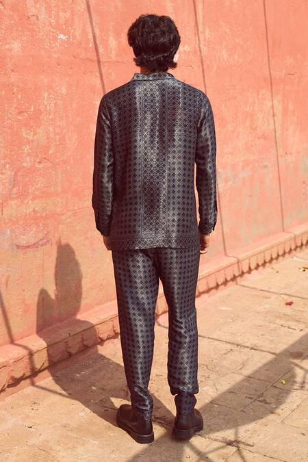 Dash And Dot Rattan Woven Pattern Shirt 