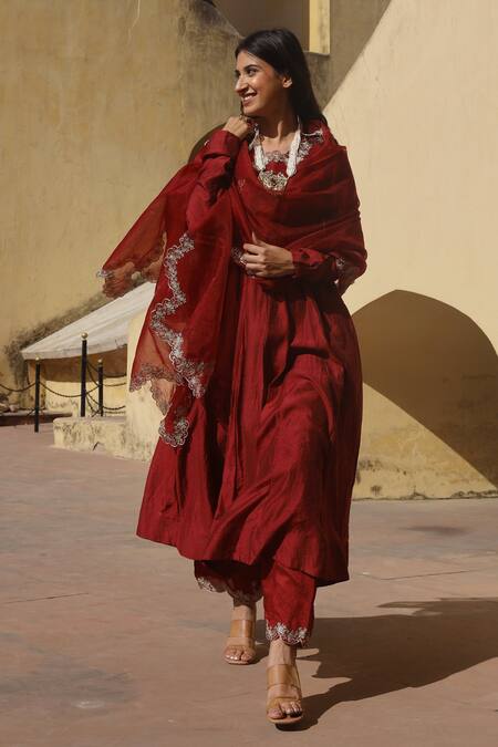 ASRUMO_Maroon Chanderi Embroidery, Applique V-neck Anarkali Set With Aari Dupatta _at_Aza_Fashions