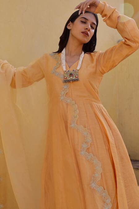 ASRUMO_Yellow Chanderi Embroidery V-neck Anarkali Set With Aari Work Dupatta_at_Aza_Fashions