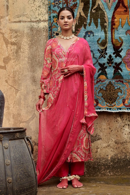 Karaj Jaipur Pink Chiffon, Cotton, Silk Sequins, Embroidery V-neck Aari Kurta Pant Set at Aza Fashions Karaj Jaipur_Pink Chiffon, Cotton, Silk Sequins, Embroidery V-neck Aari Kurta Pant Set _at_Aza_Fashions
