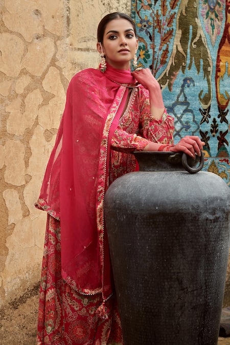 Buy Karaj Jaipur Pink Chiffon, Cotton, Silk Sequins, Embroidery V-neck Aari Kurta Pant Set Buy_Karaj Jaipur_Pink Chiffon, Cotton, Silk Sequins, Embroidery V-neck Aari Kurta Pant Set