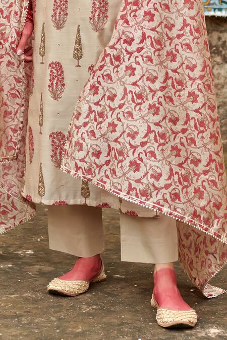 Buy Karaj Jaipur Beige Chanderi, Cotton Mirrors Round Neck Block Print Straight Kurta Pant Set Online at Aza Fashions Buy_Karaj Jaipur_Beige Chanderi, Cotton Mirrors Round Neck Block Print Straight Kurta Pant Set_Online_at_Aza_Fashions