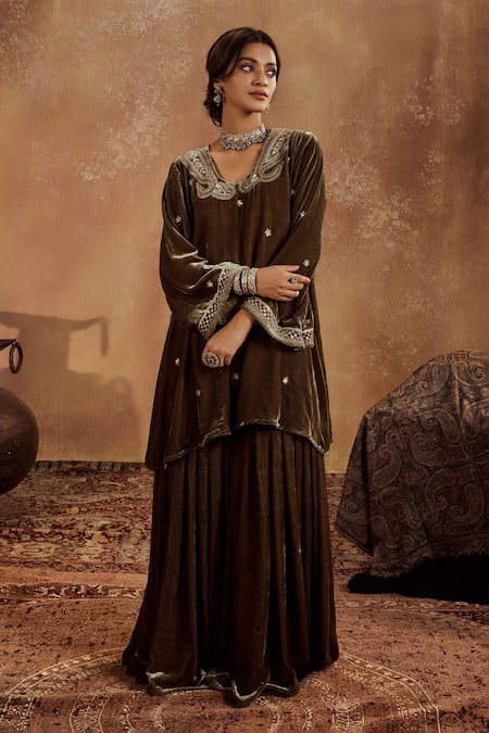 Roze Green Microfiber Sequins, Embroidery Round Neck Razia Kurta And Sharara Set Online at Aza Fashions Roze_Green Microfiber Sequins, Embroidery Round Neck Razia Kurta And Sharara Set _Online_at_Aza_Fashions