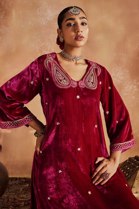 Roze Pink Microfiber, Organza Embroidery, Sequins Razia Paisley Hand Kurta Set at Aza Fashions Roze_Pink Microfiber, Organza Embroidery, Sequins Razia Paisley Hand Kurta Set _at_Aza_Fashions